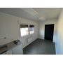 Conteneur habitable 6,00 x 2,44 avec kitchenette, WC et douche